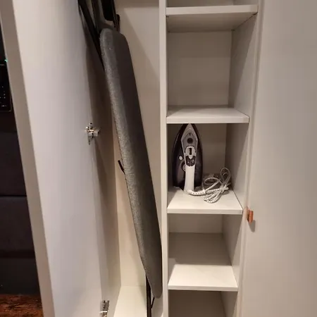 Birdnest Riverview & Parking Apartament